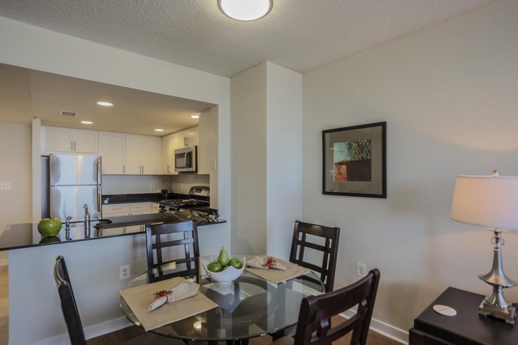 Madison Hospitality At 1401 Joyce Street Arlington Exterior foto